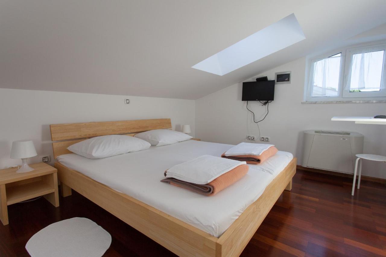 Bed&Breakfast Lucija Bed & Breakfast Punat Exterior photo